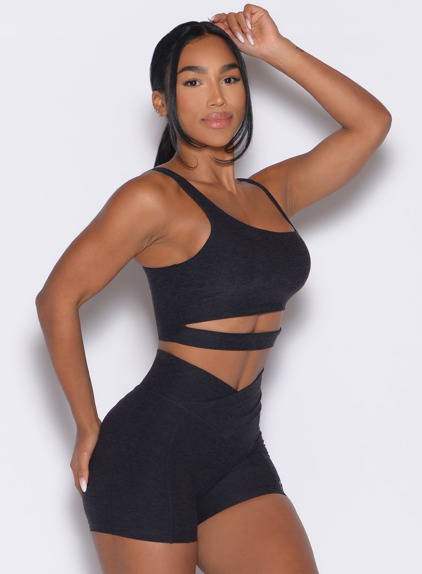 Soutien con abertura asimétrica