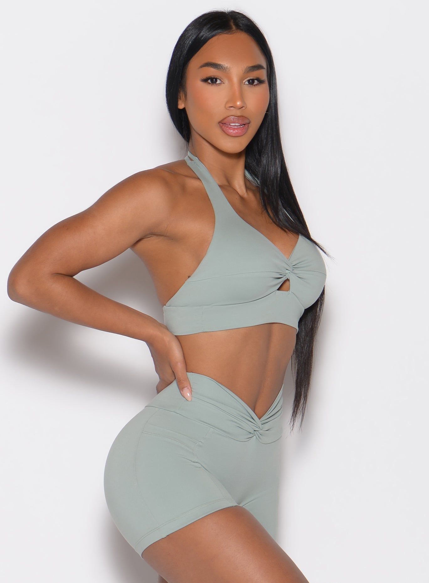 Sujetador con nudo y espalda descubierta