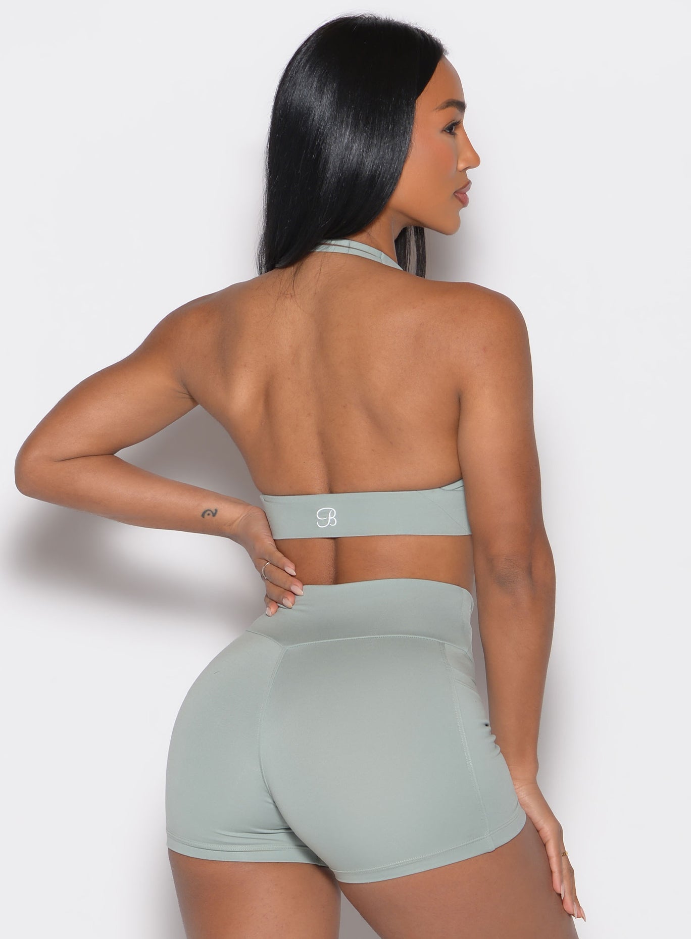 Sujetador con nudo y espalda descubierta