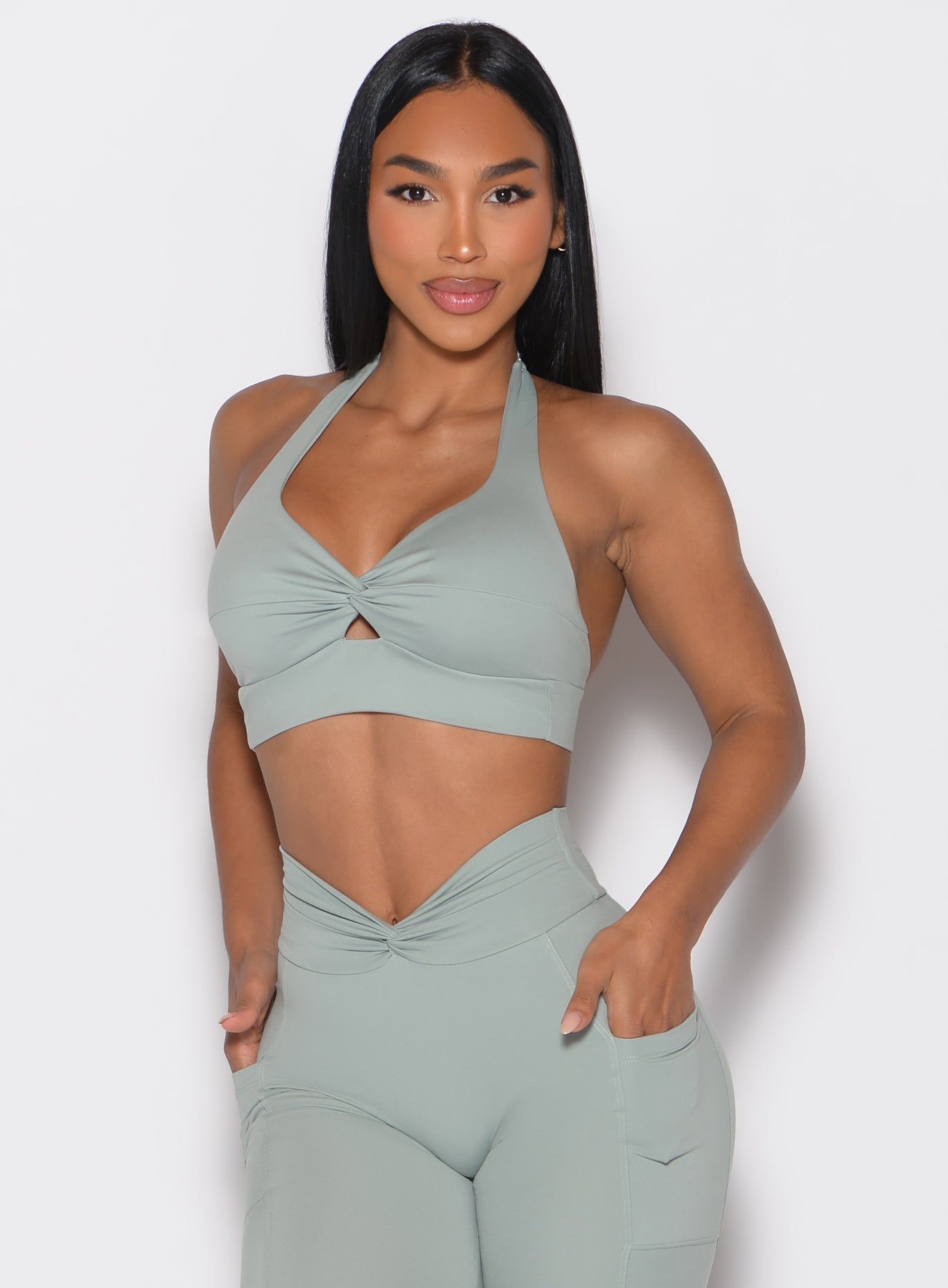 Sujetador con nudo y espalda descubierta