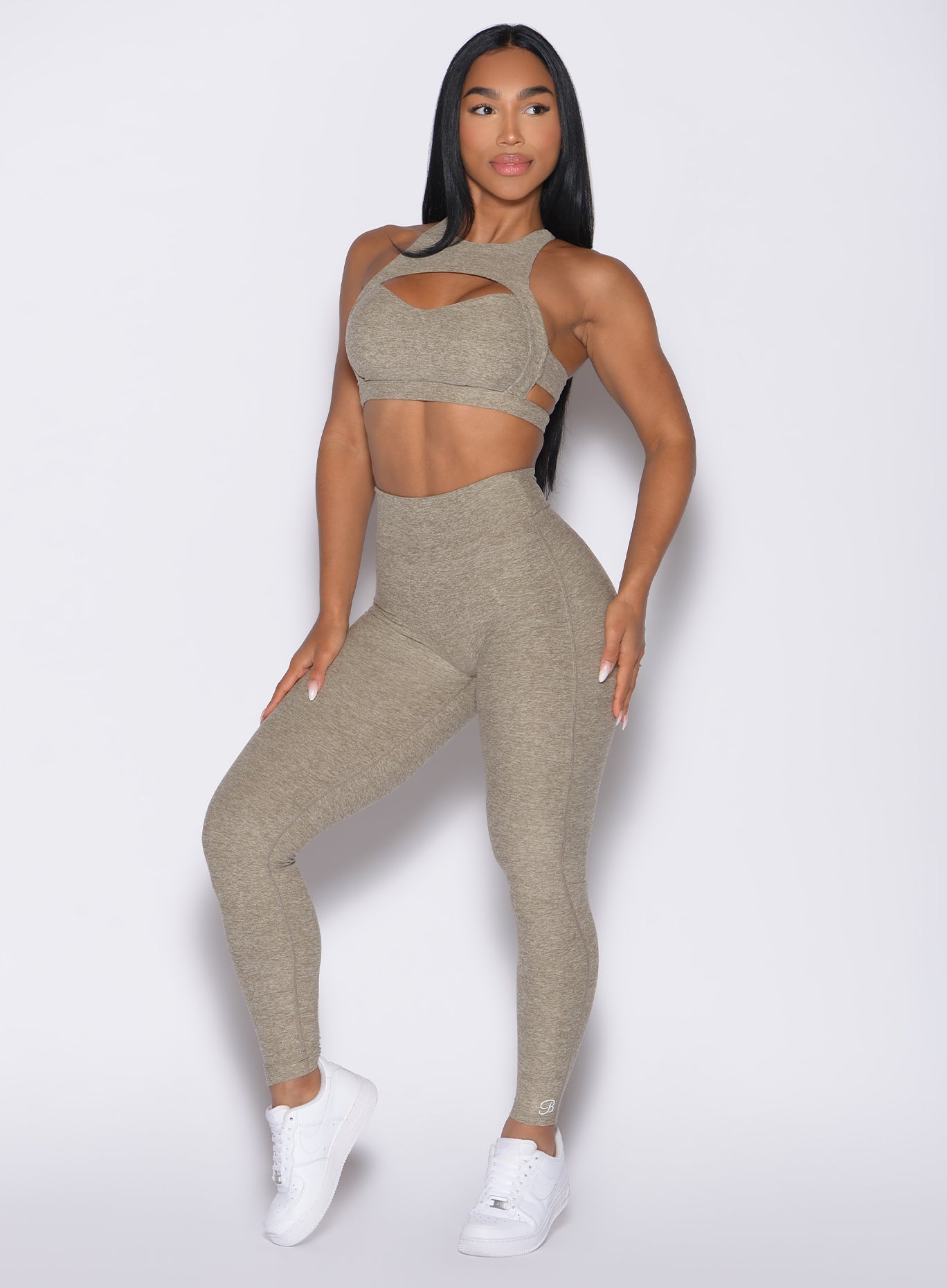 Leggings V que realzan el glúteo