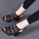 Sandália Évora™ em Couro Sustentável com Salto Alto Bloco / Altura e Requinte com a Transparência Sedutora da Renda!